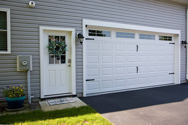 24/7 Emergency Garage Door Panel Replacement experts in Castro Valley, CA